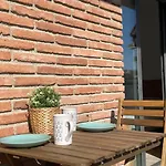 Bonito Piso Con Terraza Y Piscina, Cerca Del Mar